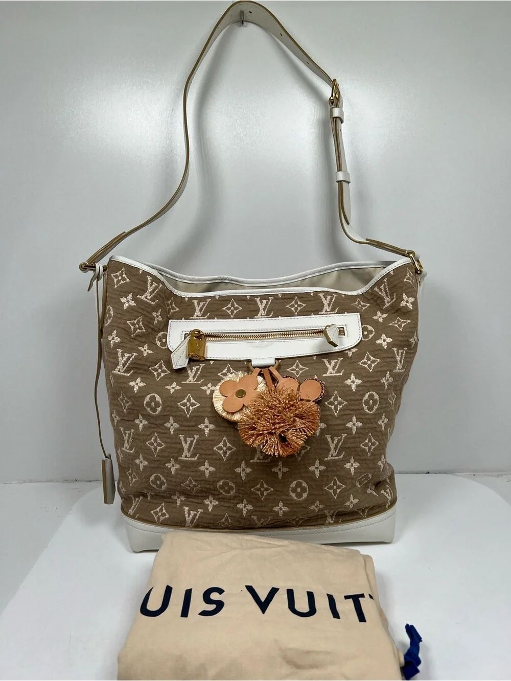 Authentic Louis Vuitton Monogram Sabbia Besace